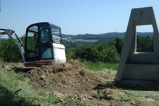 Terénní úpravy - květen 2012